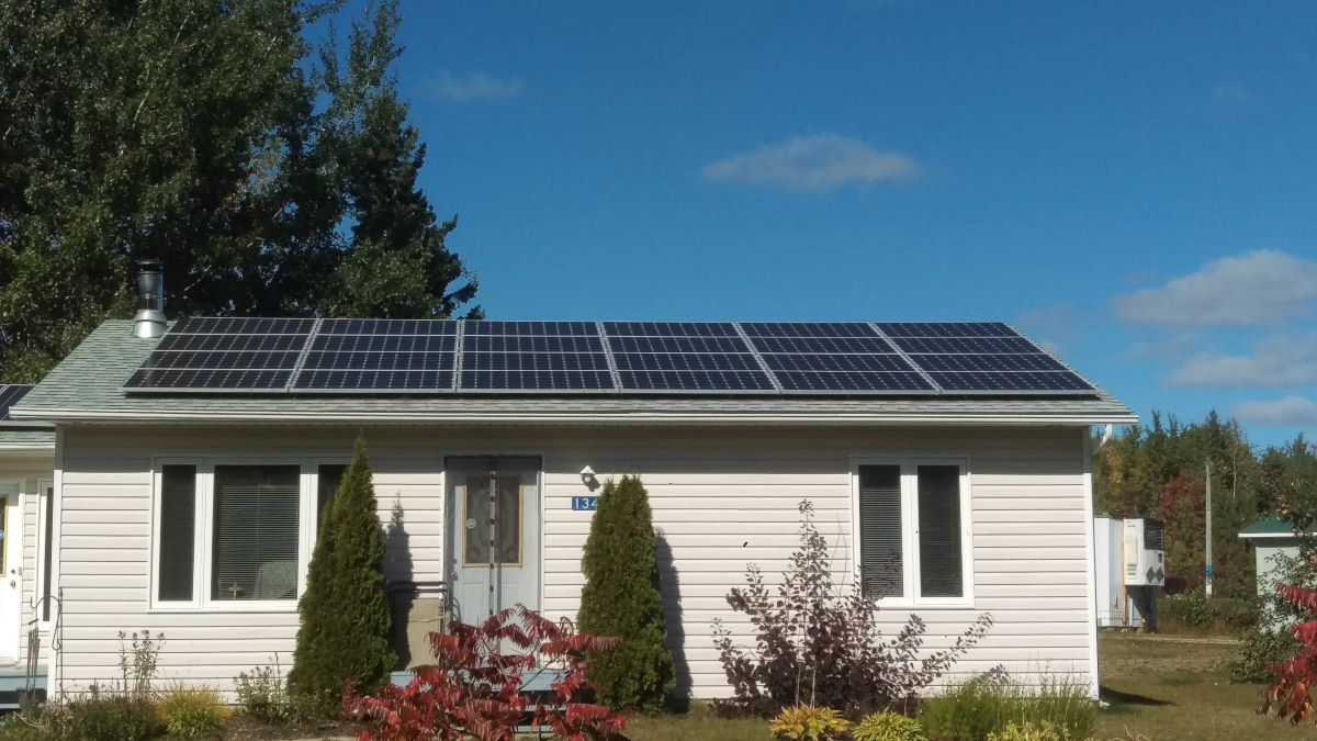 Roof-mounted solar array